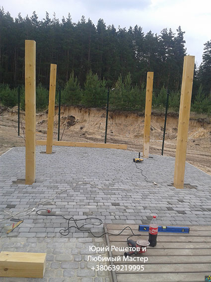 Начало строительства беседки